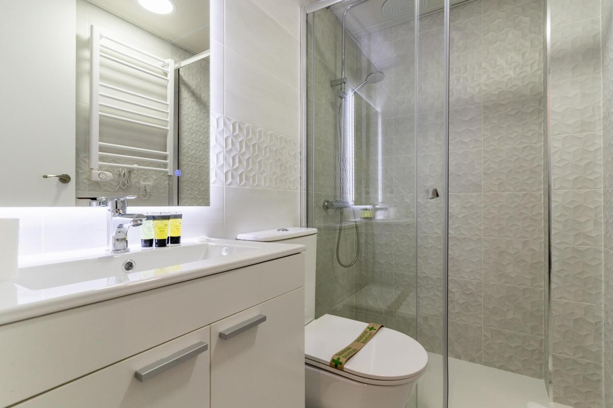 Modern Studio-1Bathroom-Chueca Madrid Buitenkant foto